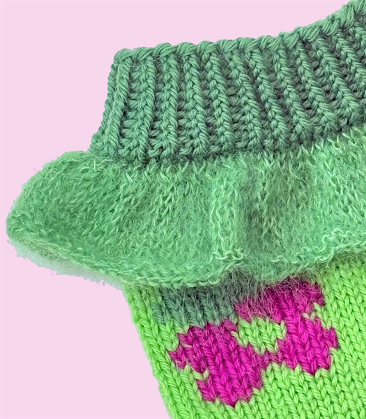 SARAHS STRØMPE - en strikkeopskrift fra Foreningen Ingen Bliver Efterladt